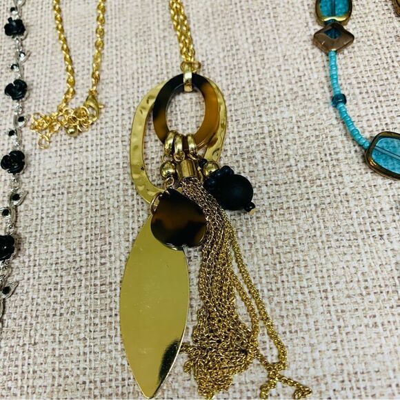 Necklace Bundle  - Picture 3 of 4